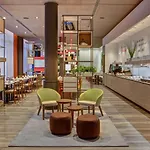 מלון Intercityhotel 4*