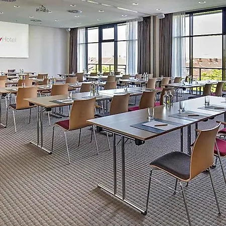 Intercityhotel Hotell 4*